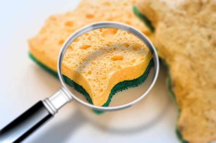 spons cuci piring kotor, bahaya spons dapur, tips menjaga kebersihan dapur, spons microwave, cara membersihkan spons, kesehatan ibu dan anak, tips dapur sehat